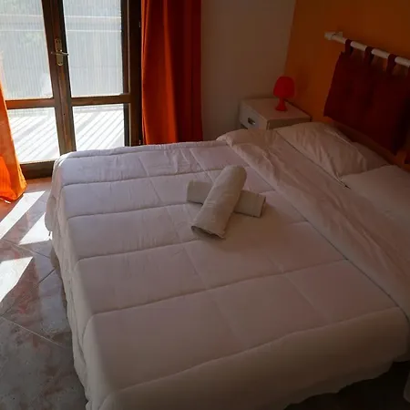 Casa Chiarenza 2* كاستيلاّماري ديل غو