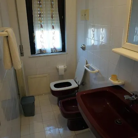 Casa Chiarenza 2* كاستيلاّماري ديل غو