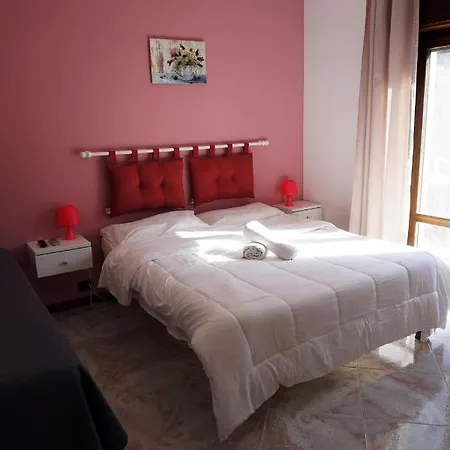 Casa Chiarenza 2* كاستيلاّماري ديل غو