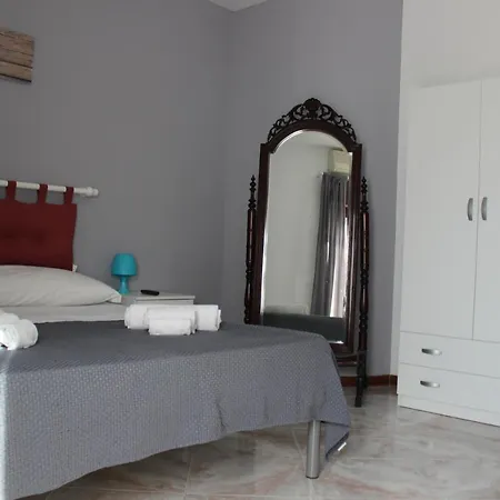 بيت ضيافة Casa Chiarenza كاستيلاّماري ديل غو