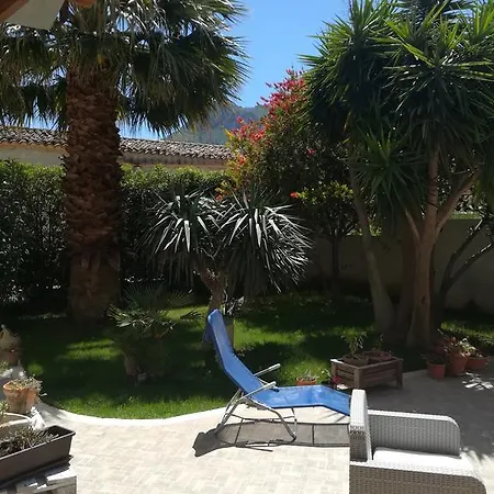 בית הארחה Casa Chiarenza 2*
