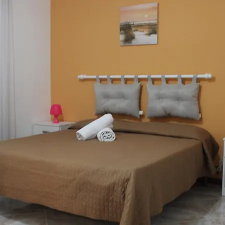 Casa Chiarenza 2* كاستيلاّماري ديل غو